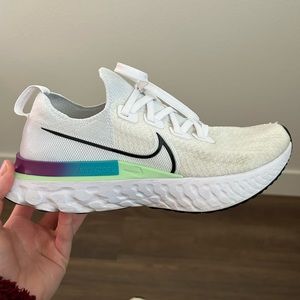Nike women’s react infinity run flyknit running shoes